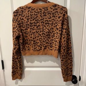 Cheetah cropped sweater